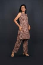Paisley print cotton kurta set, full-length front view