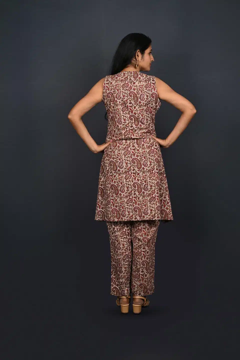 Paisley print cotton kurta set, alternate full-length view