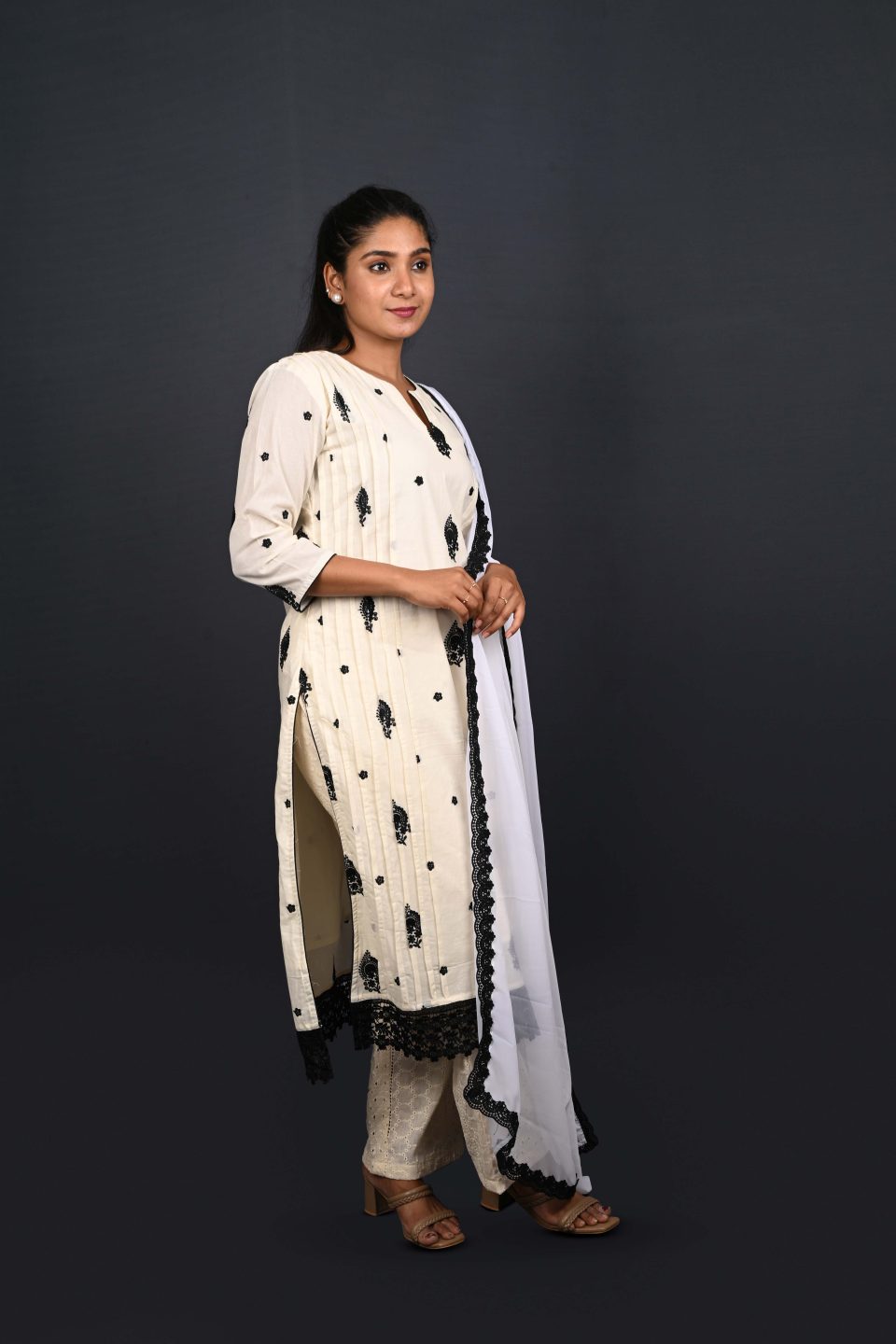 Ivory kurta with black embroidery and dupatta – Ivory by Radhika