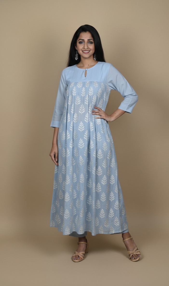 "Light blue printed cotton maxi dress for women with leaf motifs and 3/4 sleeves"