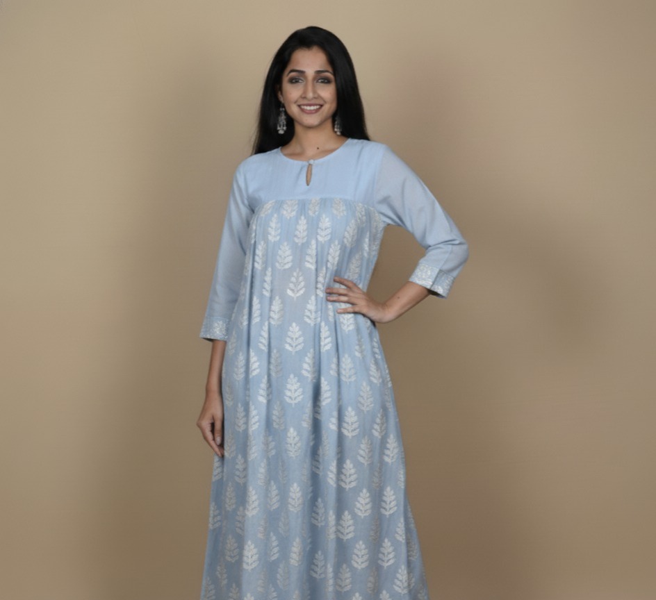 "Light blue printed cotton maxi dress for women with leaf motifs and 3/4 sleeves"