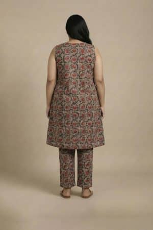 "Paisley Print Kurta Set front view – sleeveless V-neck kurta with matching printed pants"