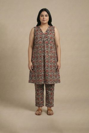 "Paisley Print Kurta Set front view – sleeveless V-neck kurta with matching printed pants"