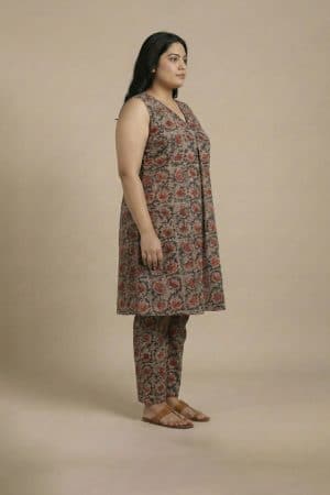 "Paisley Print Kurta Set front view – sleeveless V-neck kurta with matching printed pants"