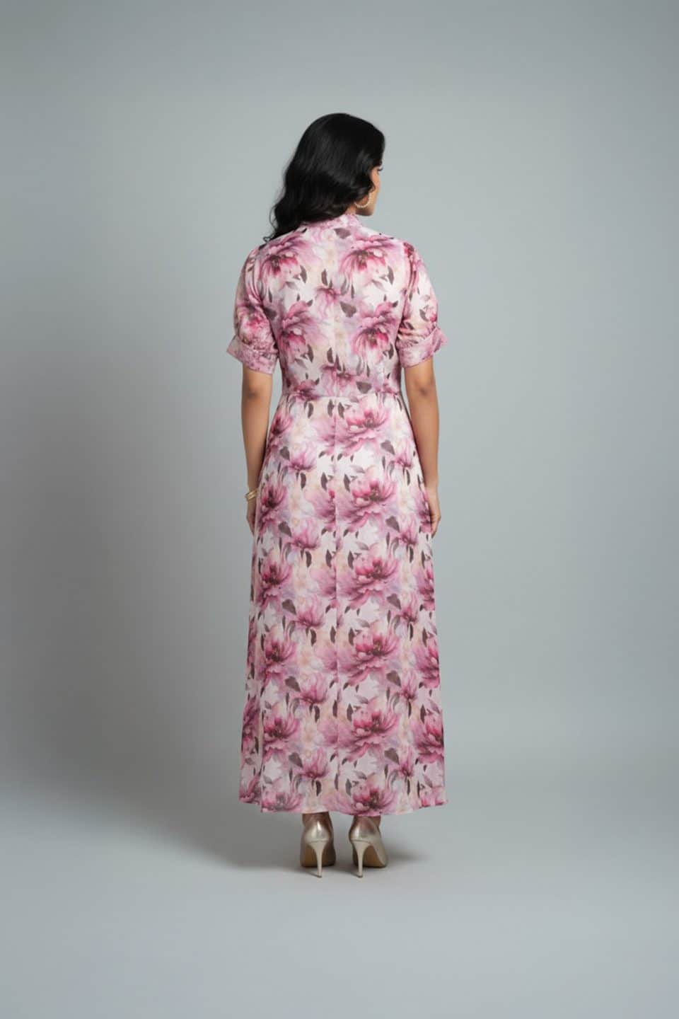 Pink floral printed kurta set for women with straight fit and short sleeves