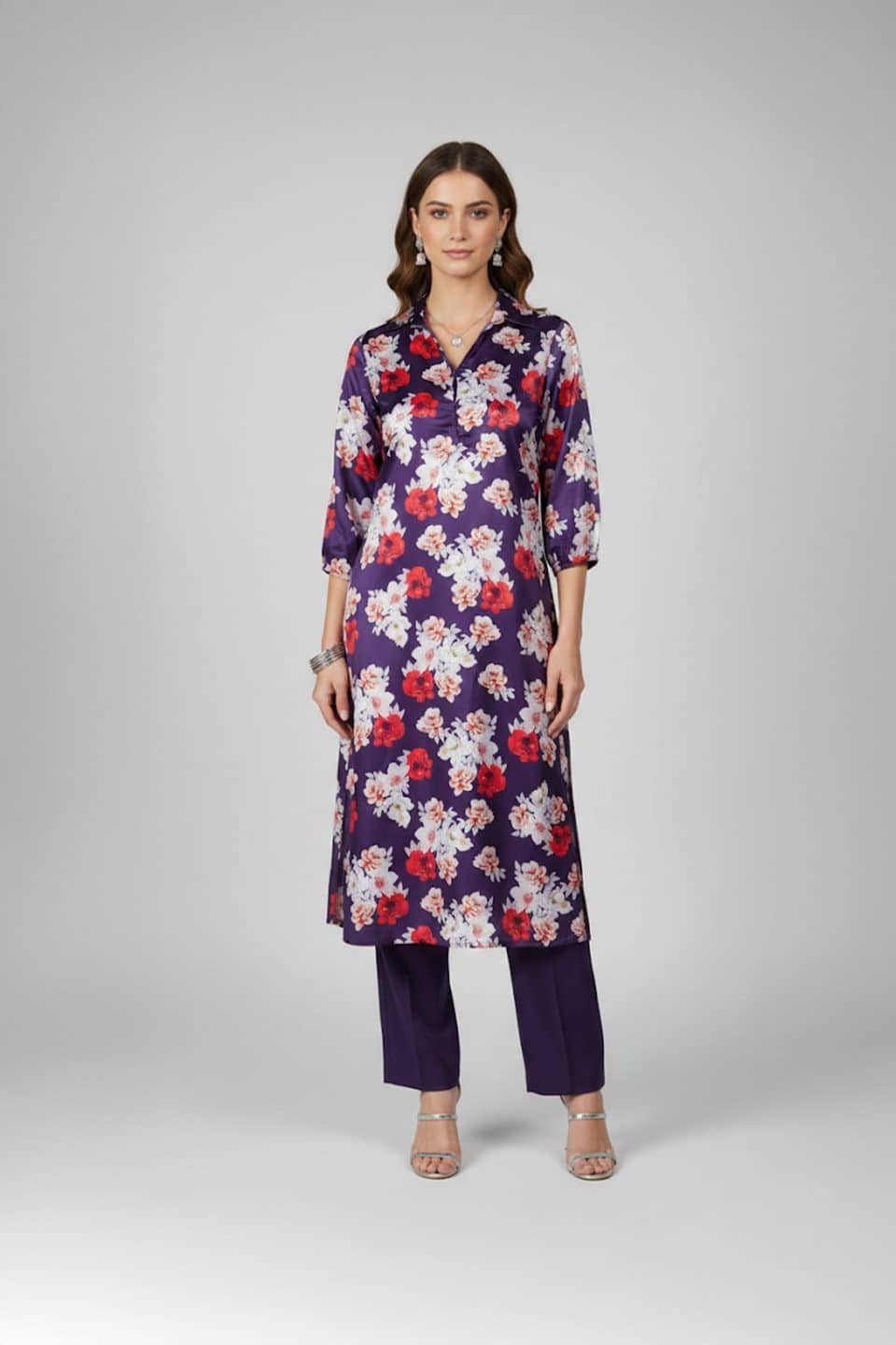 “Purple floral kurta set for women with V-neck and three-quarter sleeves”