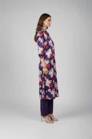 “Purple floral kurta set for women with V-neck and three-quarter sleeves”