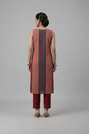 Striped kurti set for women with sleeveless kurta and straight pants